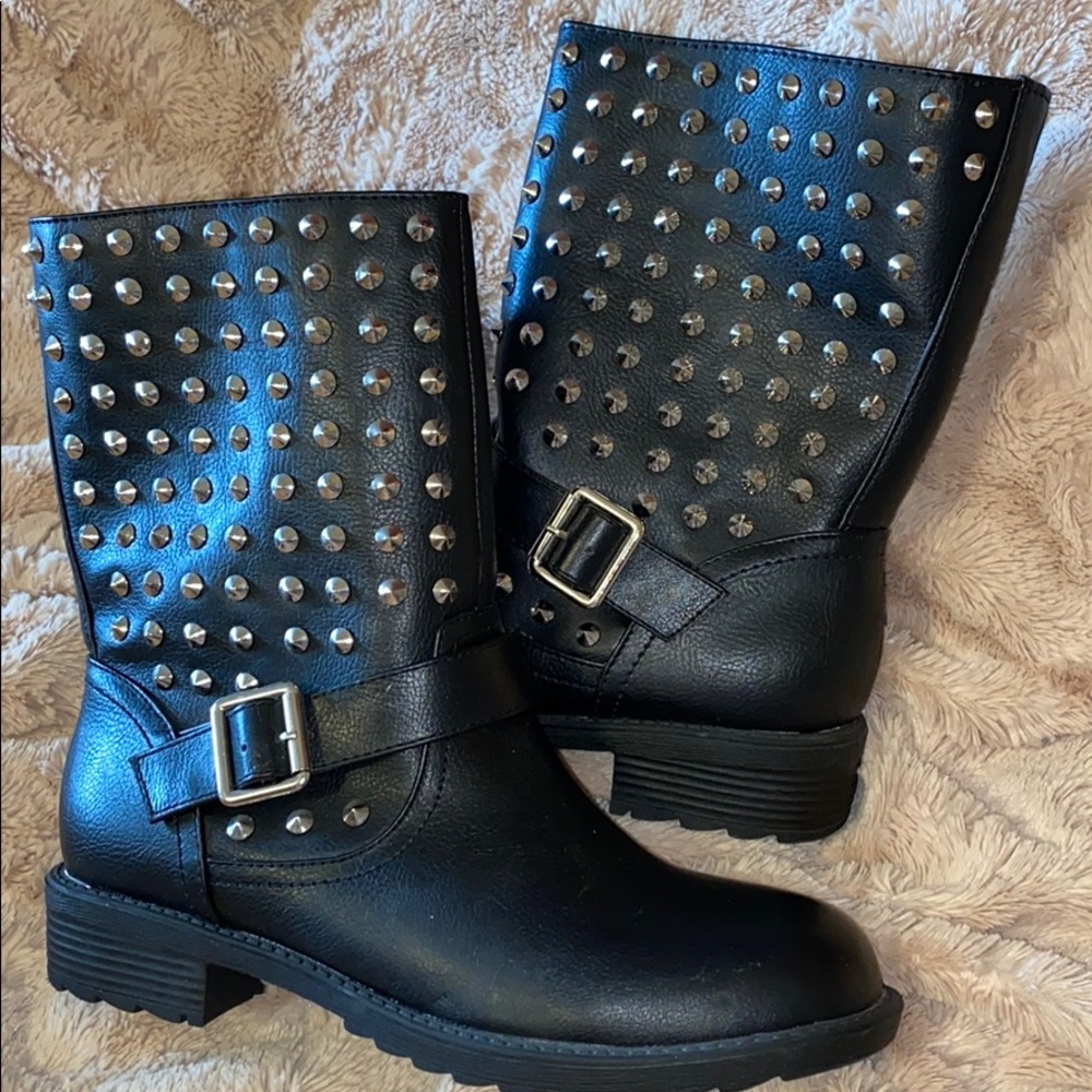 Boots/studded